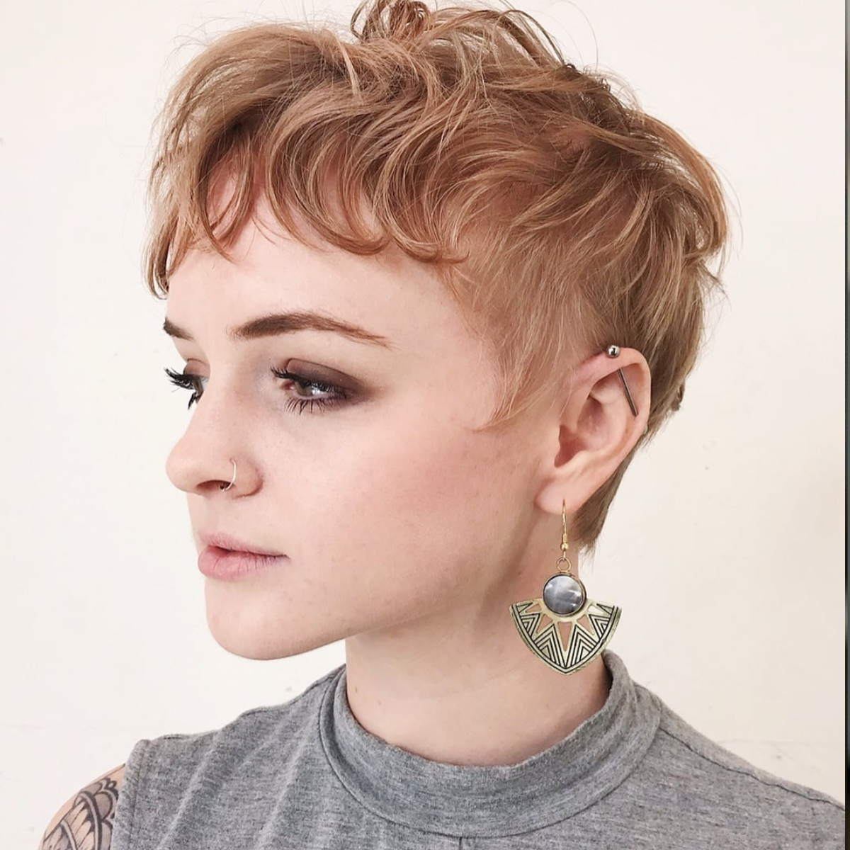 Short Curly Haircuts for Thin Hair: 11 Volume-Boosting Flattering Cuts