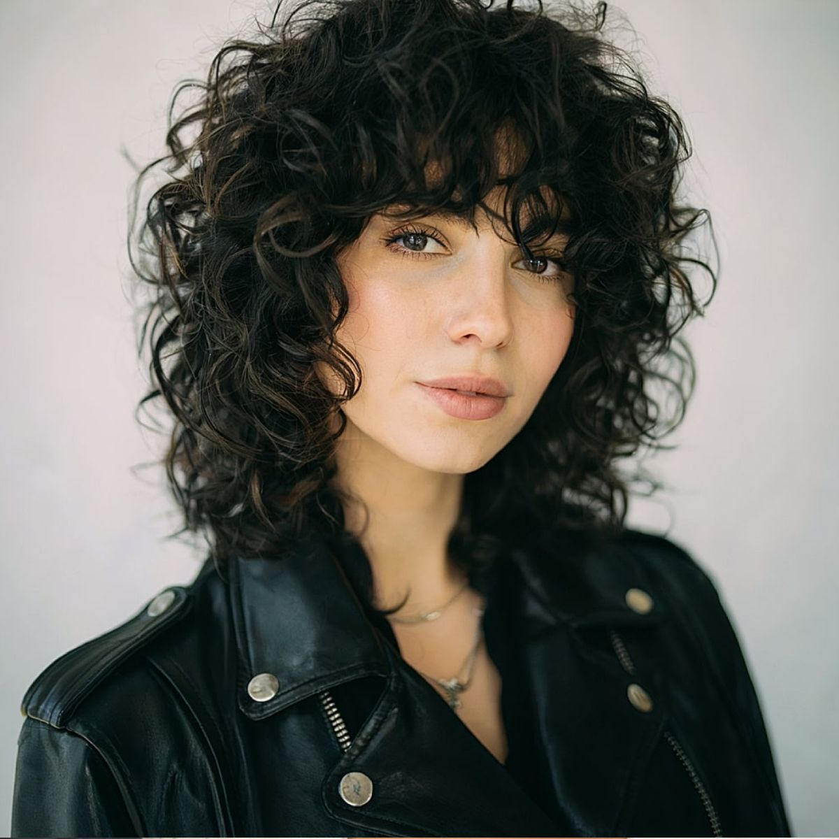 Short Shaggy Haircuts for Curly Hair: 11 Textured Volume-Boosting Styles